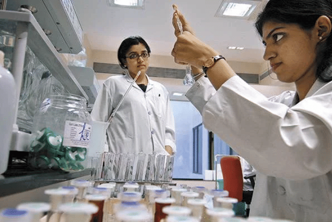 Punjab College of Pharmacy Bhatinda Laboratory photo 1